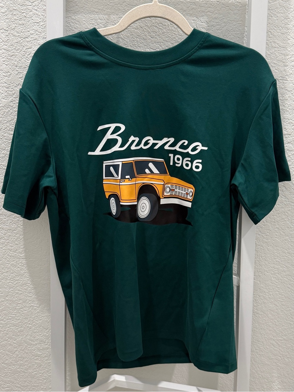 Ford Bronco 1966 Graphic T-Shirt Medium Retro  NWT
